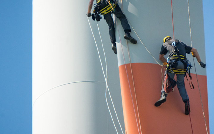 Rapid-response blade repair with proven mobilisation offshore icon