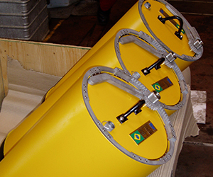 Portable packaging concepts that support road and air transport and rapid mobilisation to a vessel of opportunity icon