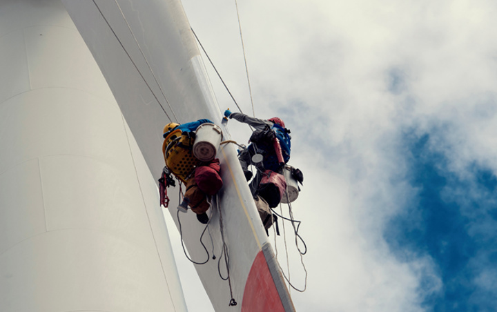 One team, multiple blade access methods — no compromise on scope icon