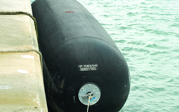 Fenders engineered for varying tides and operational conditions. icon
