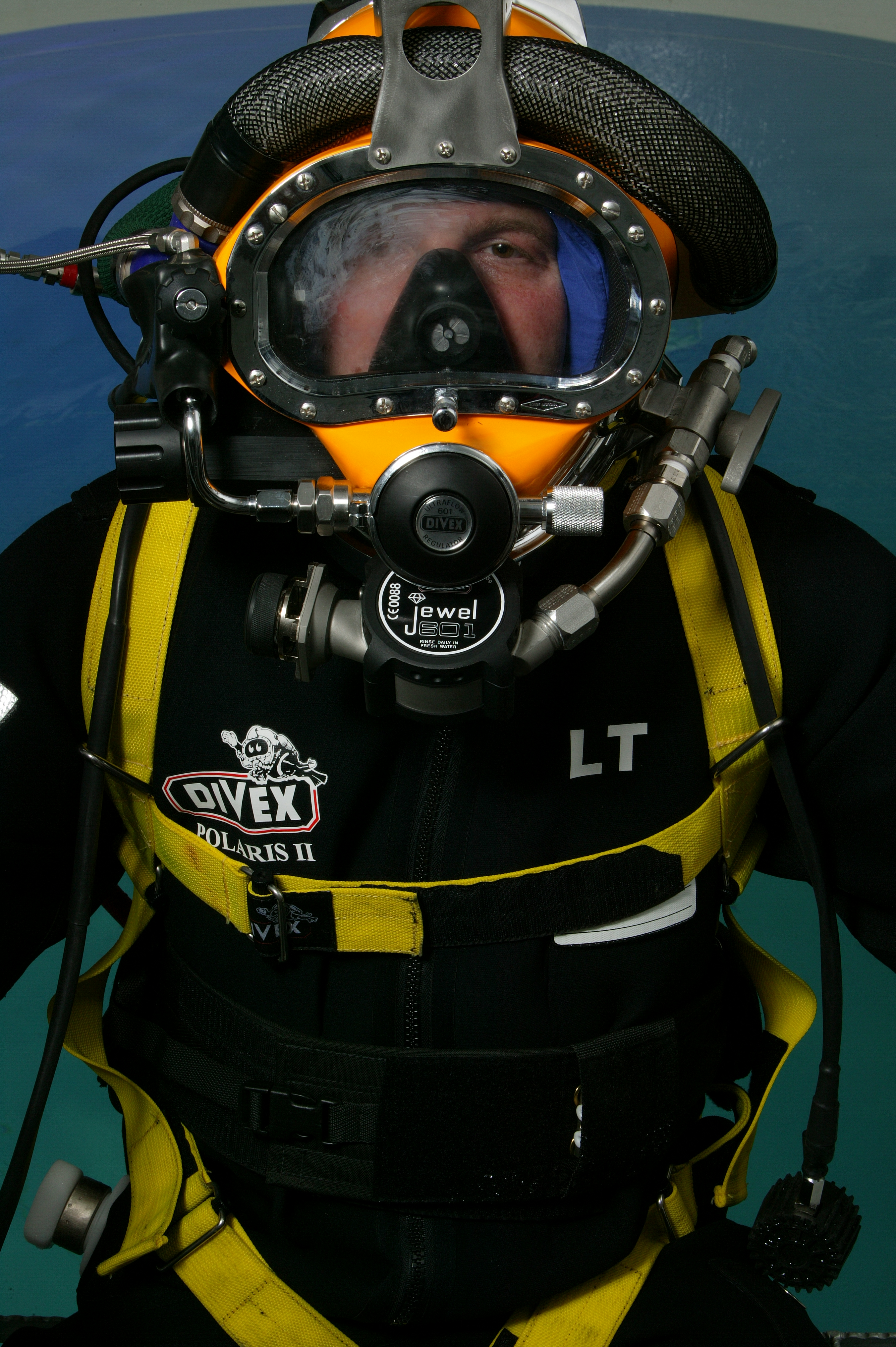 Divex hot water suits icon