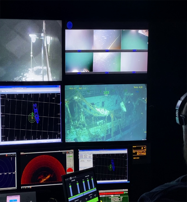 Integrated deployment systems, tooling packages and offshore support teams icon
