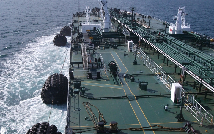 High-quality marine equipment supplied worldwide to ports and offshore facilities. icon