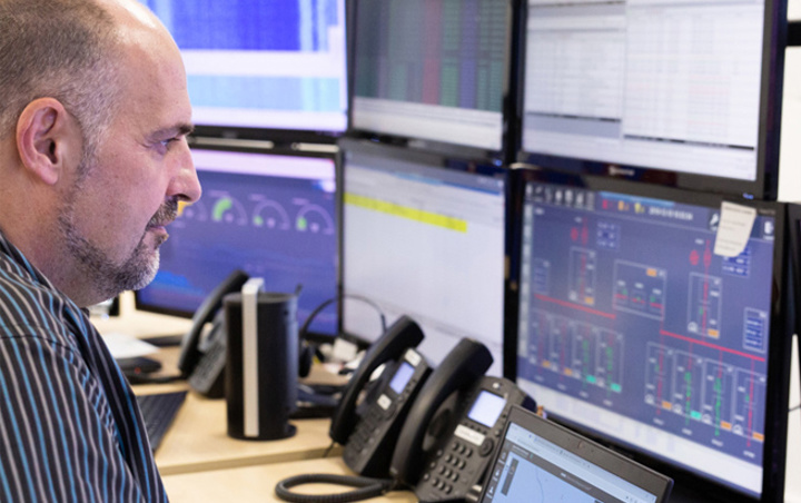 24/7 HV control and system surveillance from a dedicated UK control centre icon