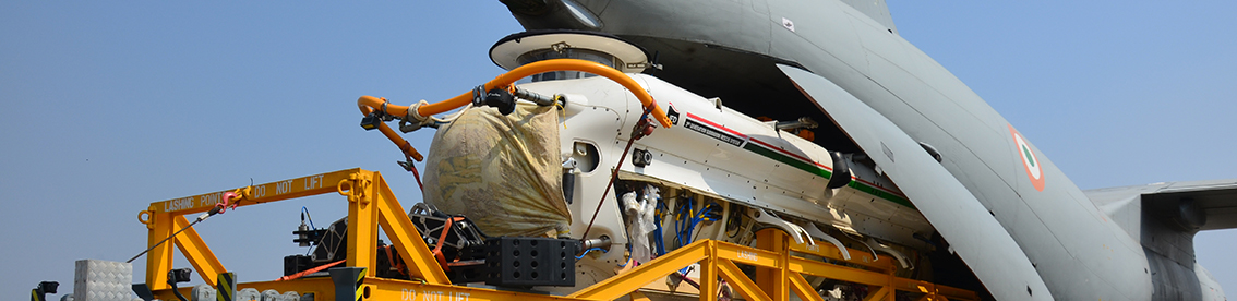 Comprehensive aircraft loading trials were undertaken to ensure the fast and effective deployment of the submarine rescue system, in conjunction with the Indian Air Force.