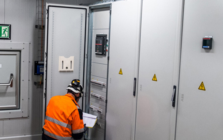 Zone 2 and Rig Safe certified equipment for personal safety and security of supply offshore icon