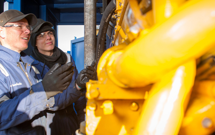 Rapid mobilisation and global logistics support for time‑critical operations icon